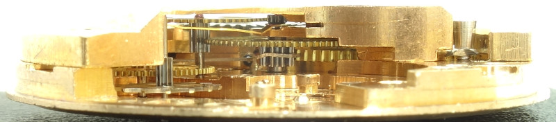 Seitenansicht mit Zentralsekundenwelle Junghans J82/3 (682.73): Seitenansicht mit Zentralsekundenwelle