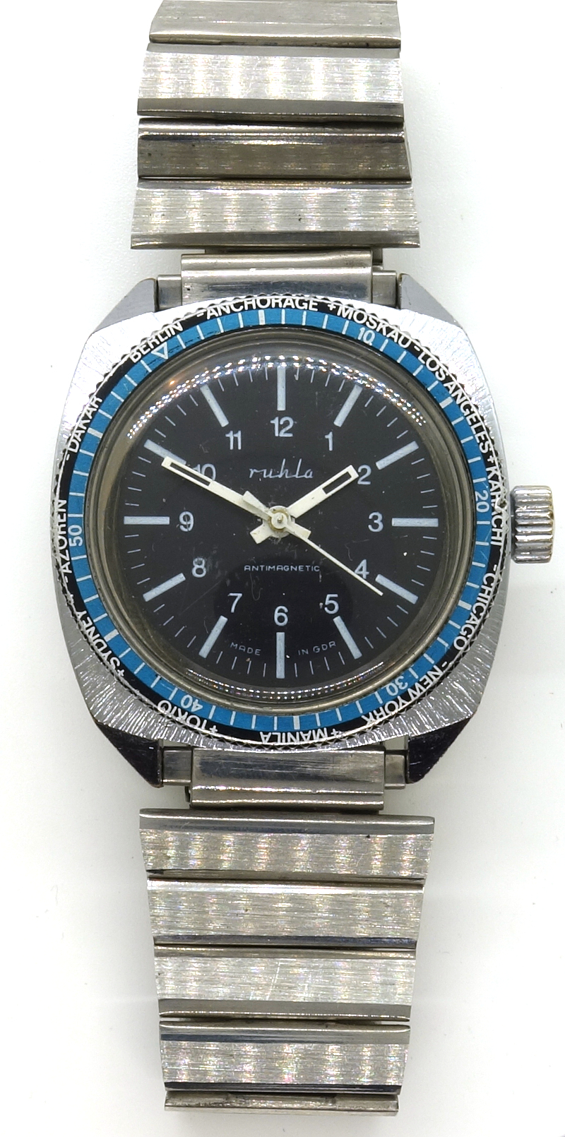 Ruhla Herrenuhr mit Weltzeit-Lünette (KW 27 1980) UMF 24-32: Ruhla Herrenuhr mit Weltzeit-Lünette (KW 27 1980)